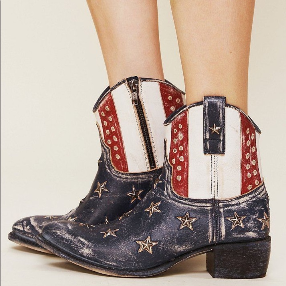 Sendra Hanshaw Stud ankle boot
